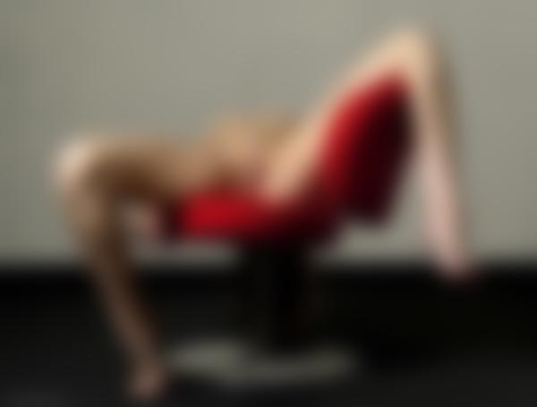 Image n° 10 de la galerie Annette fauteuil rouge